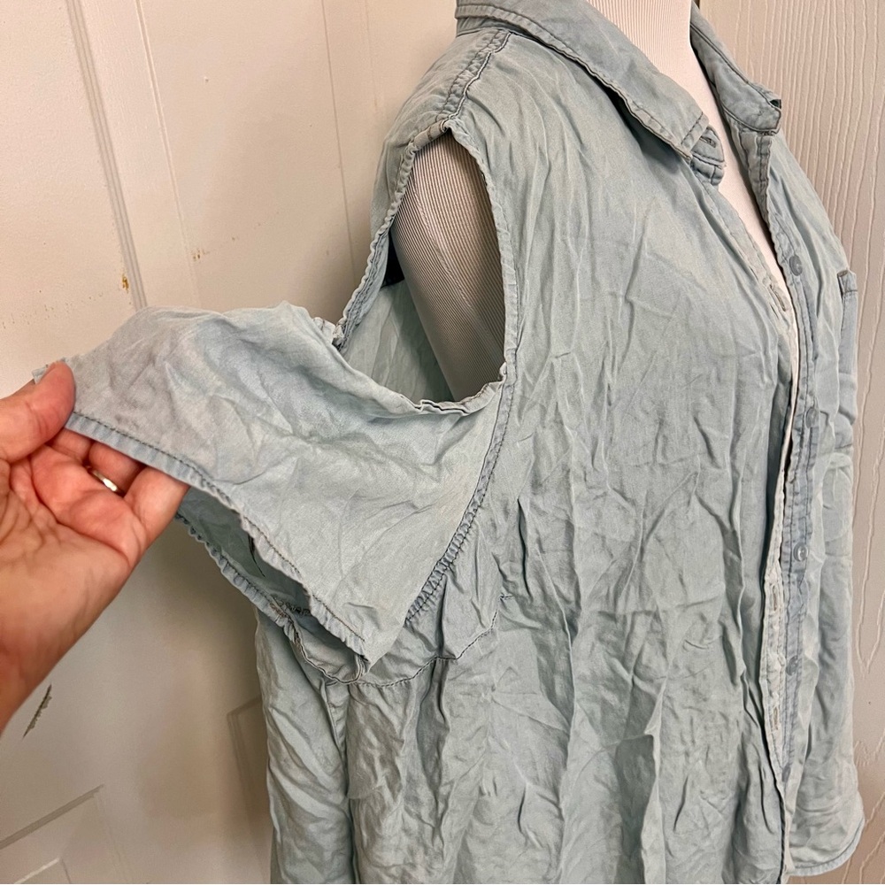 Torrid Cold Shoulder Chambray Button Up E3 - image 4